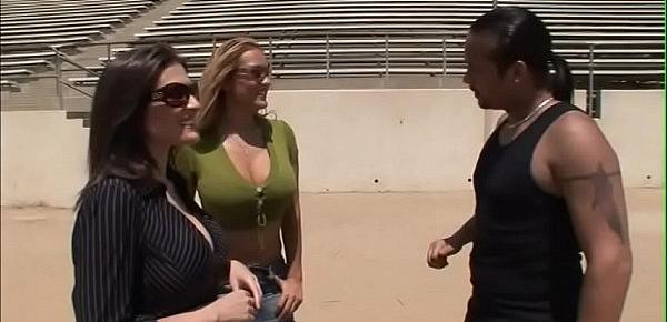  Nasty dick hunters Austin Kincaid and Trina Michaels invited college runner to nail their cunts